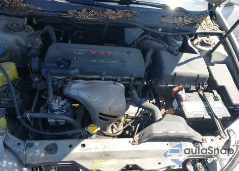 2004 Toyota Camry Le z USA, uszkodzony, nr VIN 4T1BE32K84U855758